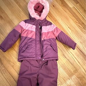 5t purple and pink Oshkosh b’gosh snow suit- never worn